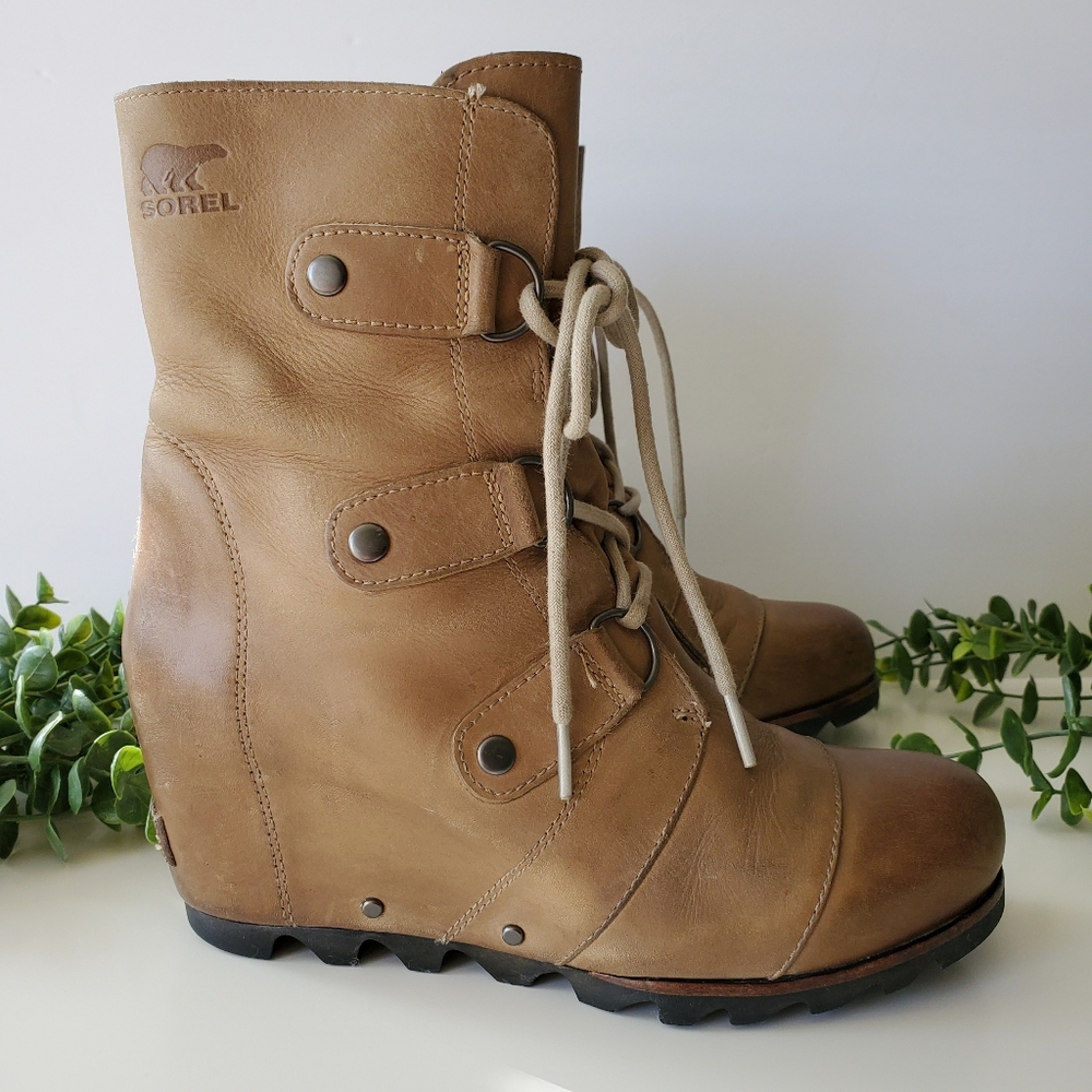 Sorel Tan Lace Up Boots